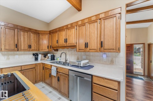 9504 139 Avenue Nw, Edmonton, AB 