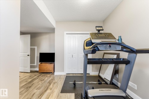 9504 139 Avenue Nw, Edmonton, AB 
