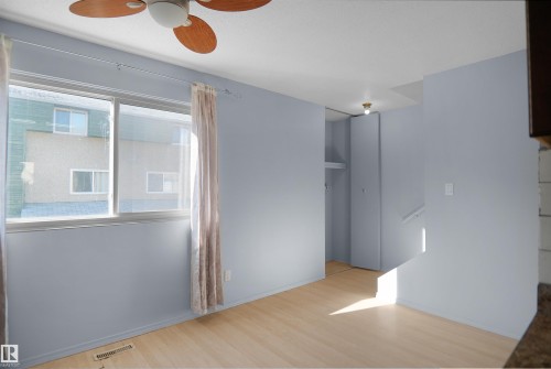 887 Abbottsfield Road Nw, Edmonton, AB - Indoor Photo Showing Other Room