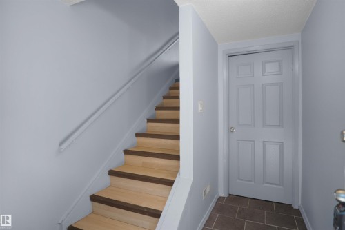 887 Abbottsfield Road Nw, Edmonton, AB - Indoor Photo Showing Other Room