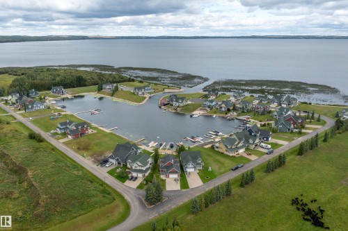 36 Sunset Harbour, Rural Wetaskiwin County, AB 