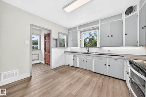 House Kitchen - Upgraded - 12045 64 Street Nw, Edmonton, AB 