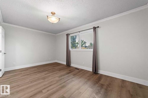 6218 34A Avenue Nw, Edmonton, AB 