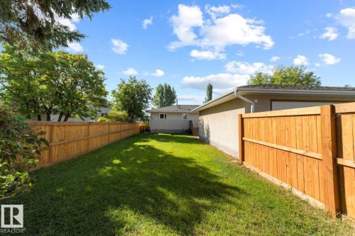 6218 34A Avenue Nw, Edmonton, AB 