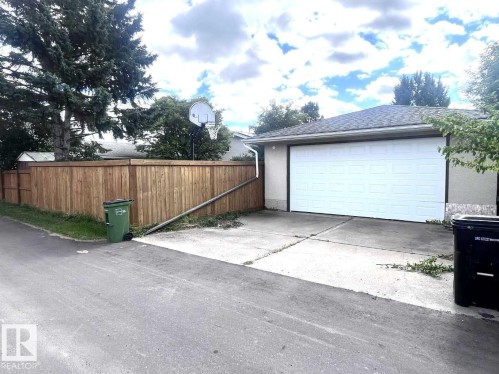 6218 34A Avenue Nw, Edmonton, AB 