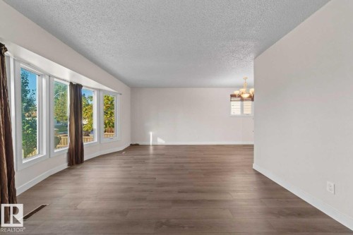 6218 34A Avenue Nw, Edmonton, AB 