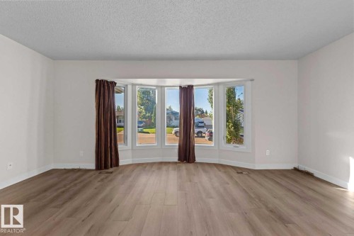 6218 34A Avenue Nw, Edmonton, AB 