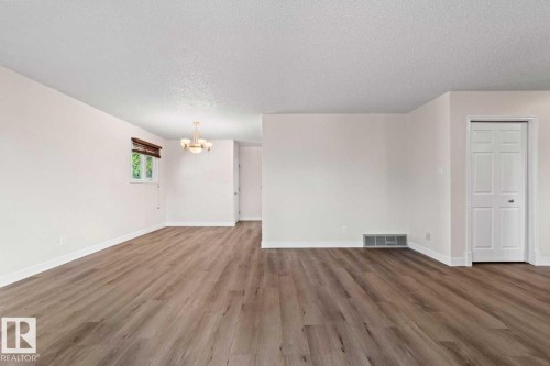 6218 34A Avenue Nw, Edmonton, AB 