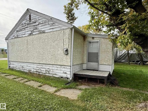 806 16 Avenue, Cold Lake, AB 
