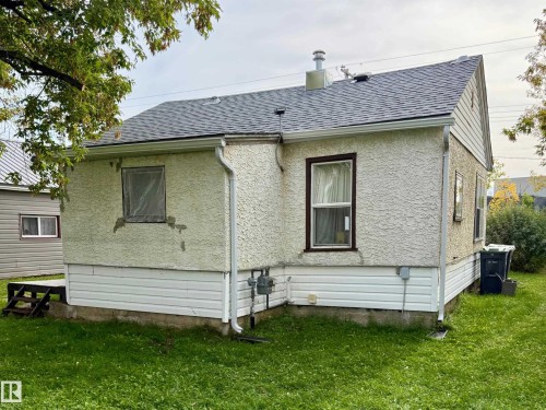 806 16 Avenue, Cold Lake, AB 