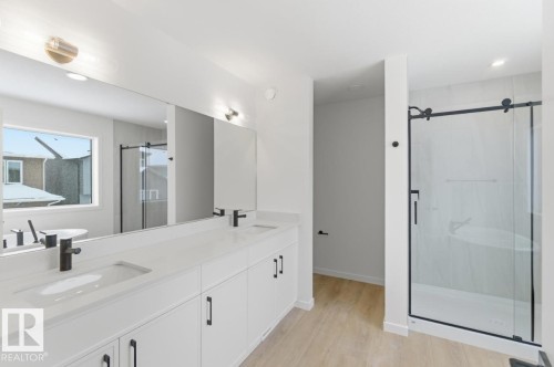14 Devonshire Drive, Sherwood Park, AB - Indoor Photo Showing Bathroom