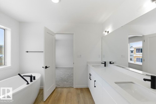 14 Devonshire Drive, Sherwood Park, AB - Indoor Photo Showing Bathroom