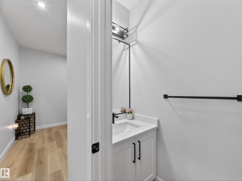 19744 28 Avenue Nw, Edmonton, AB 