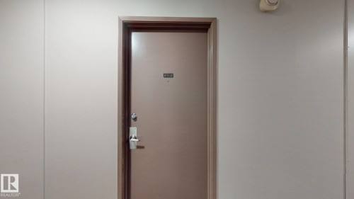 Image quality insufficient for description - #307 10140 120 Street Nw, Edmonton, AB - Indoor Photo Showing Other Room