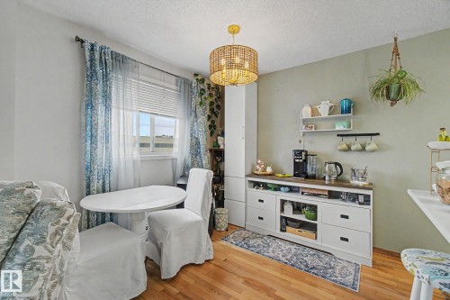 #302 224 Church Rd, Spruce Grove, AB - Indoor Photo Showing Dining Room