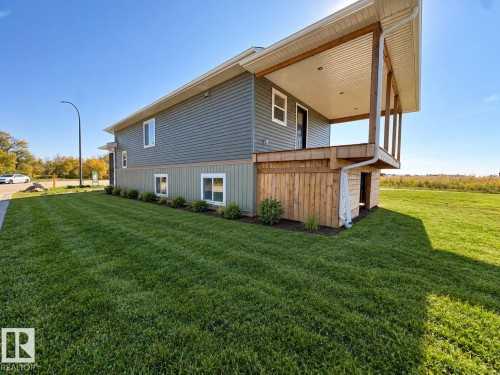 27 Whitetail Cove, Mundare, AB 