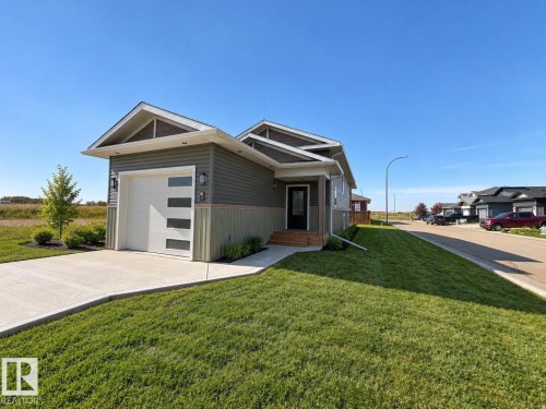 27 Whitetail Cove, Mundare, AB 