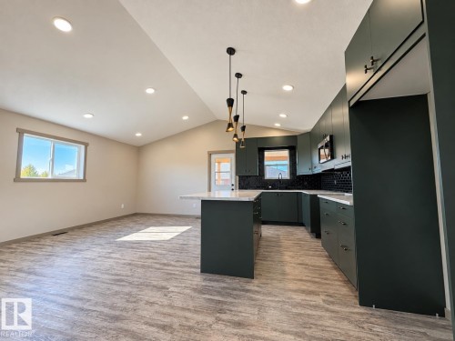 27 Whitetail Cove, Mundare, AB 