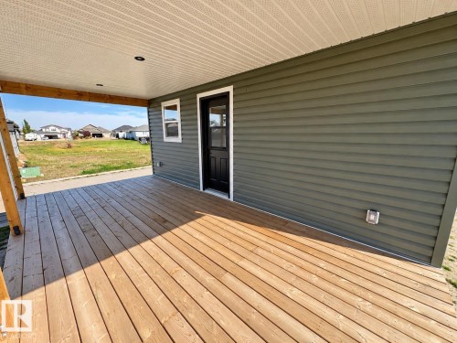 27 Whitetail Cove, Mundare, AB 