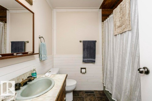 10968 35 Avenue Nw, Edmonton, AB - Indoor Photo Showing Bathroom