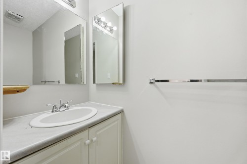 13210 39A Street Nw, Edmonton, AB 