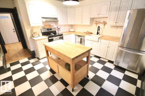 9330 107 Avenue Nw, Edmonton, AB 