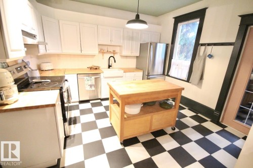 9330 107 Avenue Nw, Edmonton, AB 