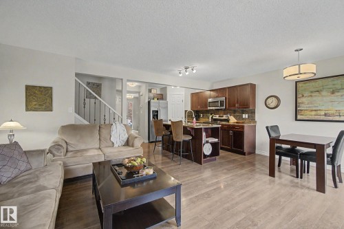 7 Peter Street, Spruce Grove, AB - Indoor Photo Showing Living Room
