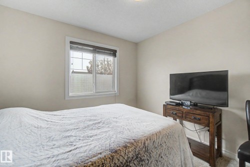 7 Peter Street, Spruce Grove, AB - Indoor Photo Showing Bedroom