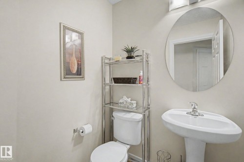 7 Peter Street, Spruce Grove, AB - Indoor Photo Showing Bathroom