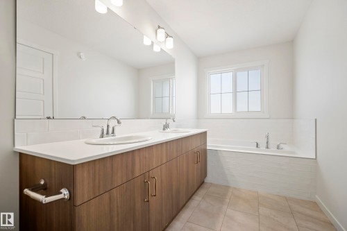 20739 24 Avenue Nw, Edmonton, AB 