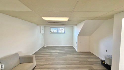 4928 31 Avenue Nw, Edmonton, AB 