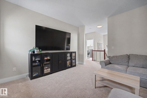 2004 South Creek Drive, Stony Plain, AB - Indoor Photo Showing Living Room