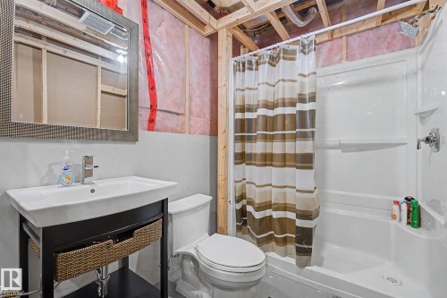 2004 South Creek Drive, Stony Plain, AB - Indoor Photo Showing Bathroom