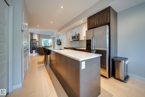 10328 83 Street Nw, Edmonton, AB 