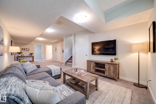 10328 83 Street Nw, Edmonton, AB 