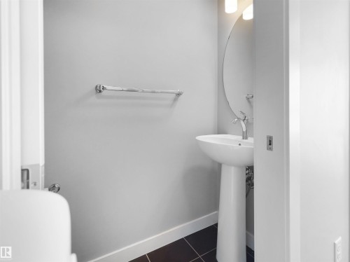17715 6 Avenue Sw, Edmonton, AB 