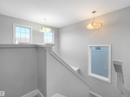 17715 6 Avenue Sw, Edmonton, AB 