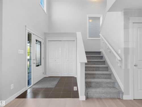 17715 6 Avenue Sw, Edmonton, AB 