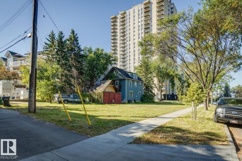 8925 100 Street Nw, Edmonton, AB 