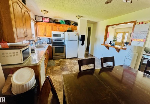 4210 48 Avenue, St. Paul Town, AB - Indoor Photo Showing Kitchen