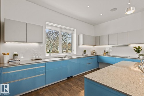 7548 110 Avenue Nw, Edmonton, AB 