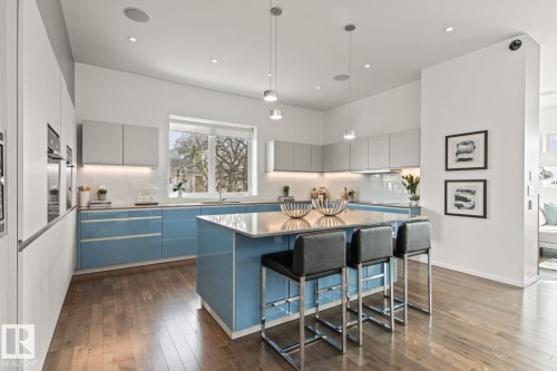 7548 110 Avenue Nw, Edmonton, AB 