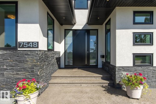 7548 110 Avenue Nw, Edmonton, AB 