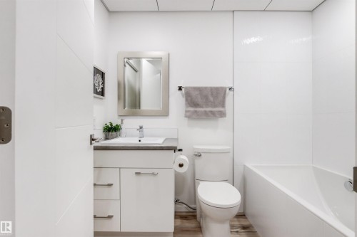 7548 110 Avenue Nw, Edmonton, AB 