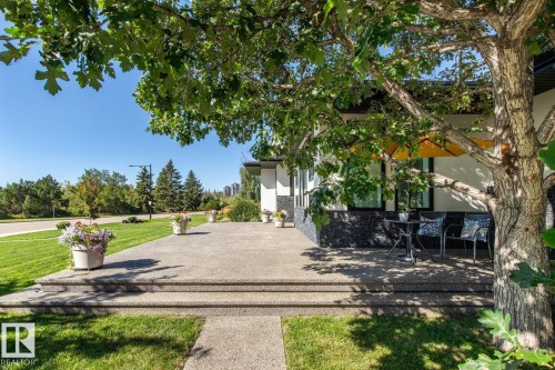 7548 110 Avenue Nw, Edmonton, AB 