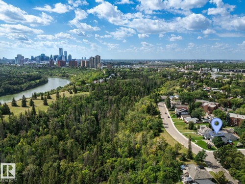 7548 110 Avenue Nw, Edmonton, AB 