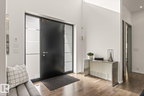 7548 110 Avenue Nw, Edmonton, AB 