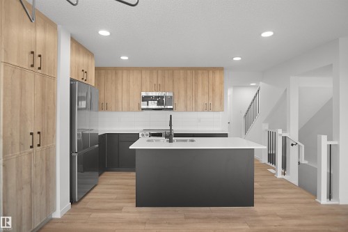 #21 1430 Aster Wy Nw, Edmonton, AB - Indoor Photo Showing Kitchen