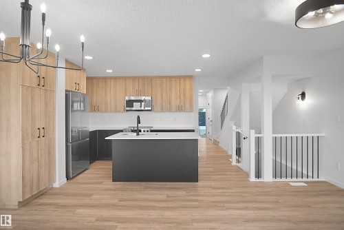 #21 1430 Aster Wy Nw, Edmonton, AB - Indoor Photo Showing Kitchen